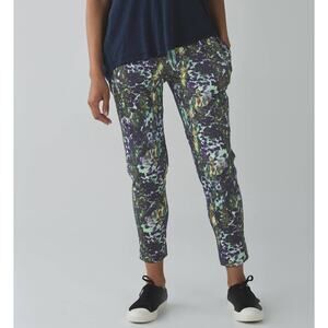 Lululemon Jet Crop Luxtreme Slim Floral Sport White Multi